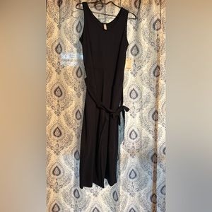 Stylus medium Beautiful jumpsuit with pockets and belt tie with tags